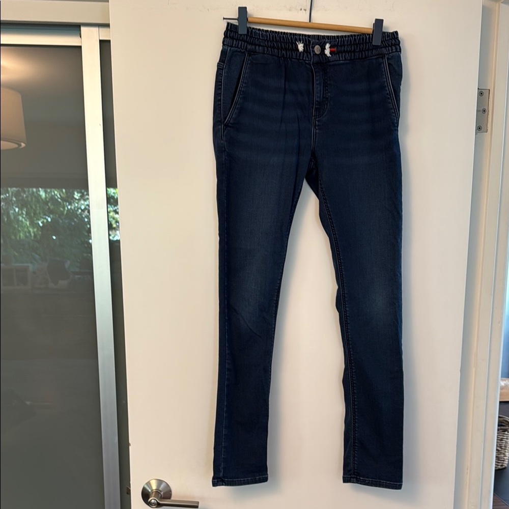 Boden boys jeans 13 YR
Boden boys jeans 14 YR